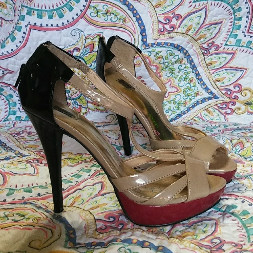 Tri color heels